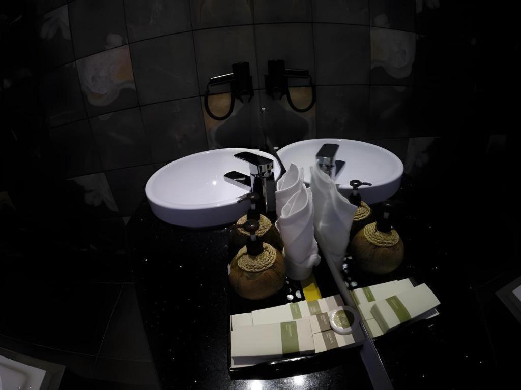 De Art Hotel - Photo 86