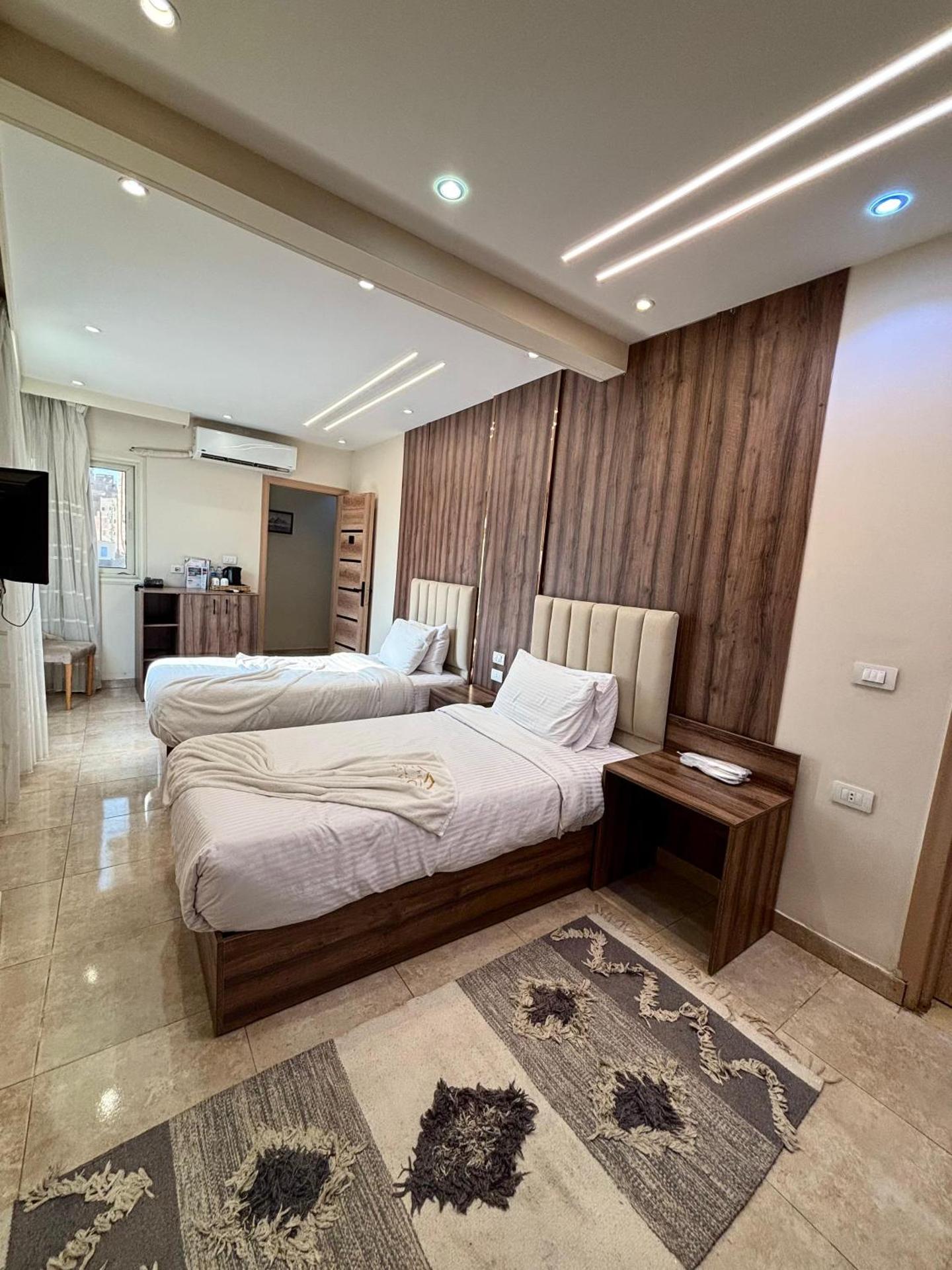 Deluxe Double or Twin Room with City View