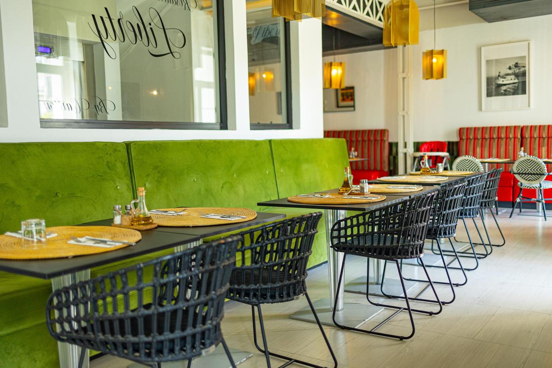 Hotel Carlton - Photo 25