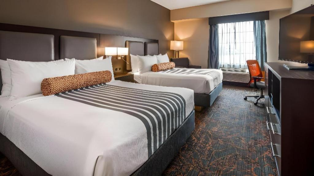Best Western Plus Executive Inn - Photo 81
