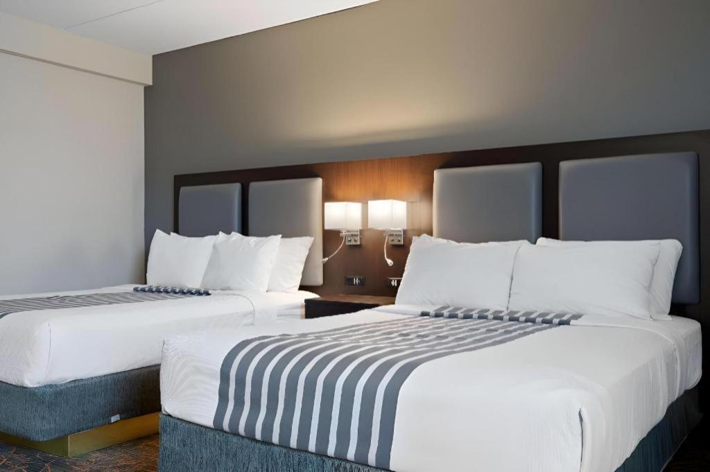 Best Western Plus Executive Inn - Photo 104