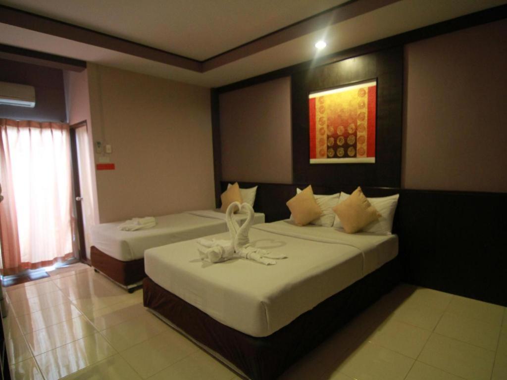 Grand Pinnacle Hotel - Photo 21
