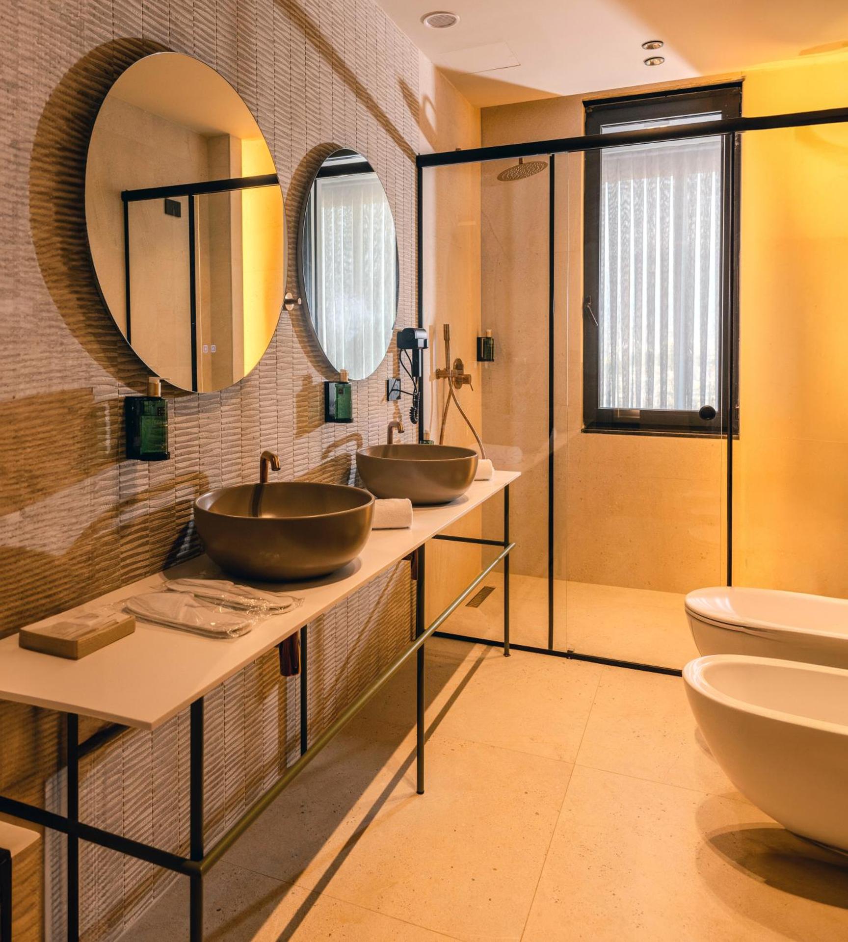 Si Hotel Tirana - Photo 12