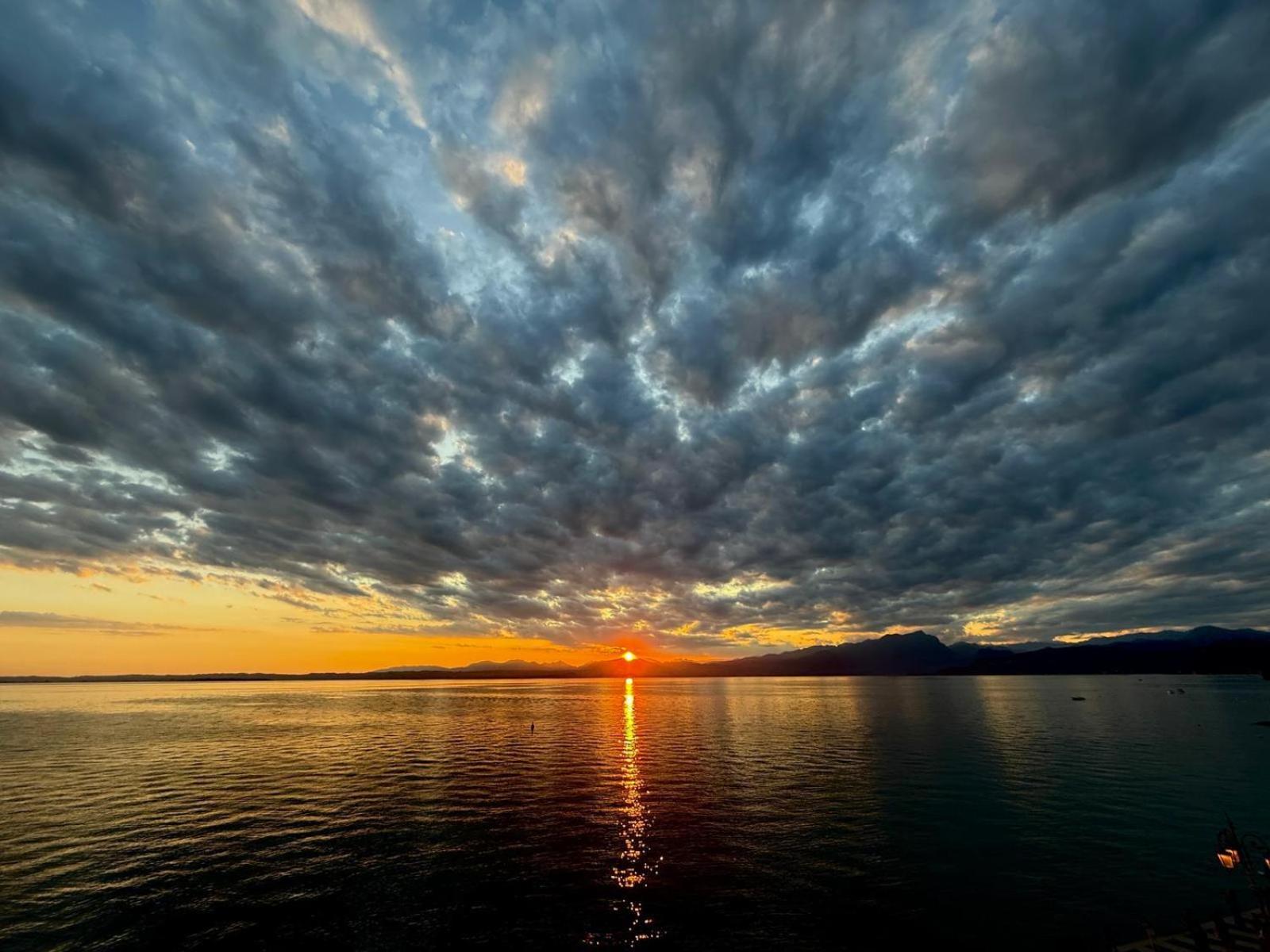 La Vista Postcard Hotel - Photo 9