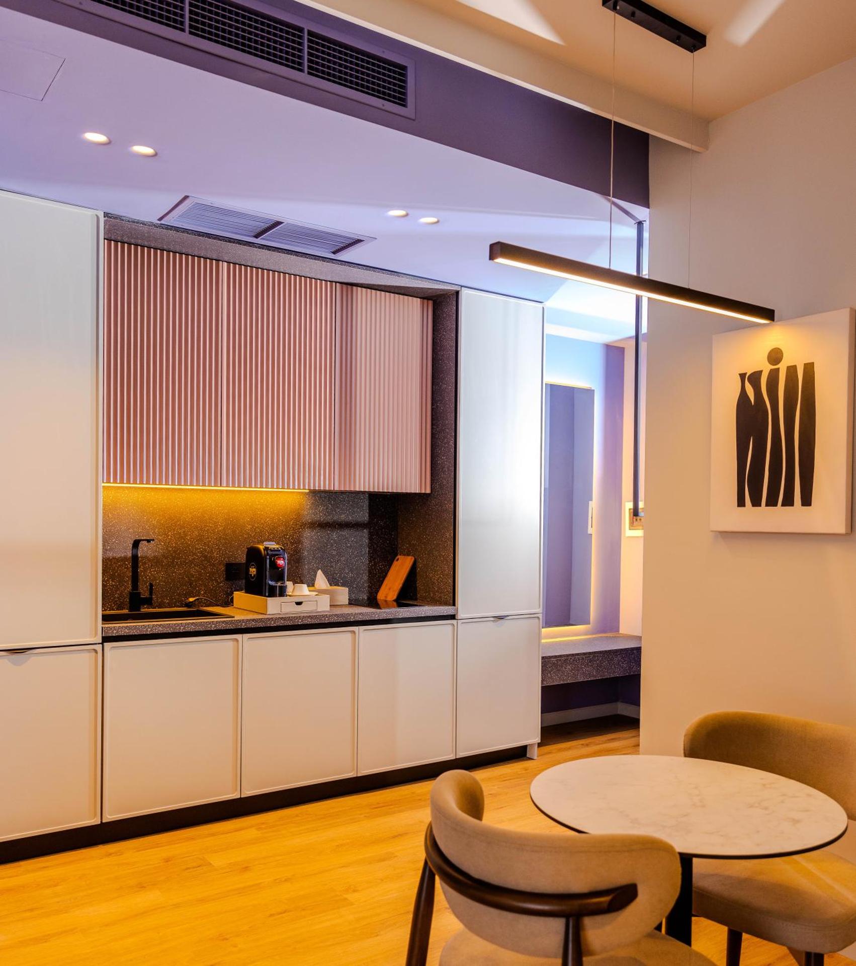 Si Hotel Tirana - Photo 32