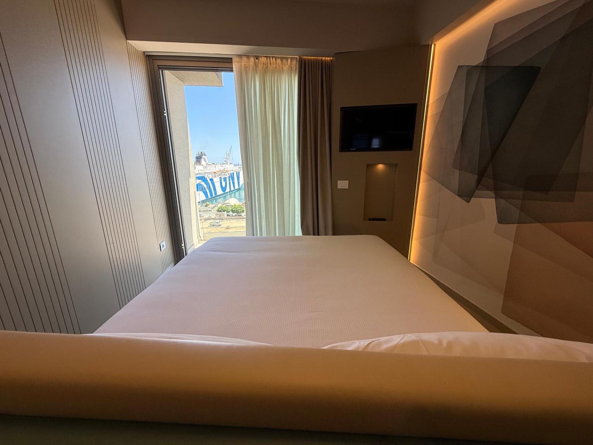 Panoramic Room with Harbor View and Balcony