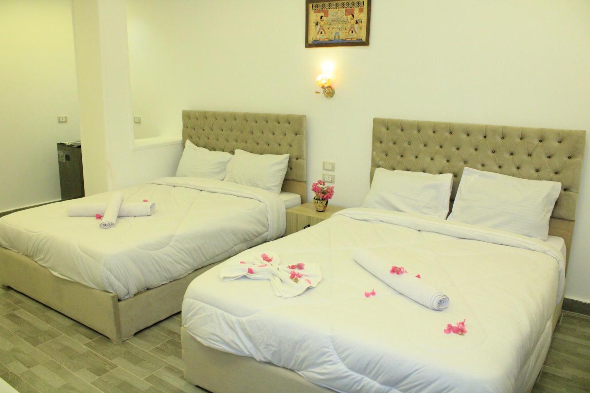 Golden king pyramids view INN - Photo 25