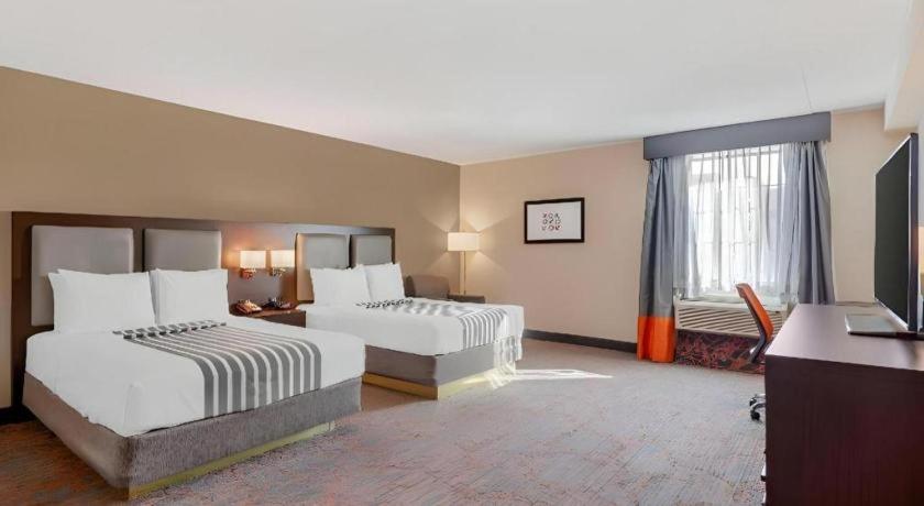 Best Western Plus Executive Inn - Photo 20