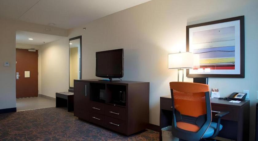 Best Western Plus Executive Inn - Photo 38