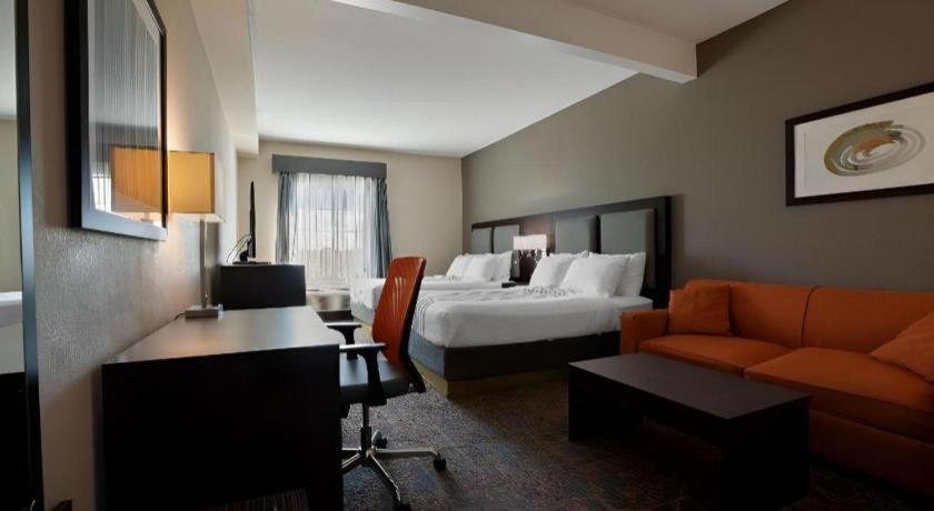 Best Western Plus Executive Inn - Photo 28