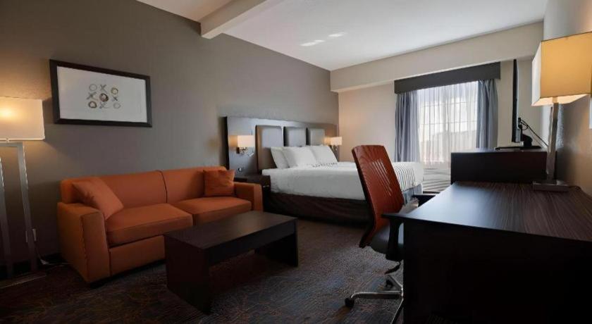 Best Western Plus Executive Inn - Photo 30
