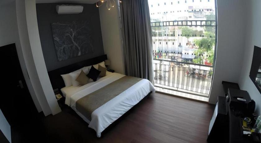 De Art Hotel - Photo 40