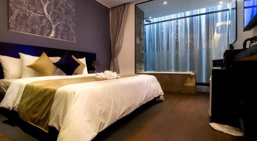 De Art Hotel - Photo 22