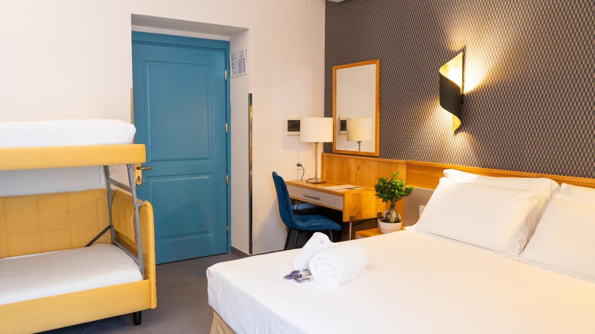 Quadruple Room - Photo 4