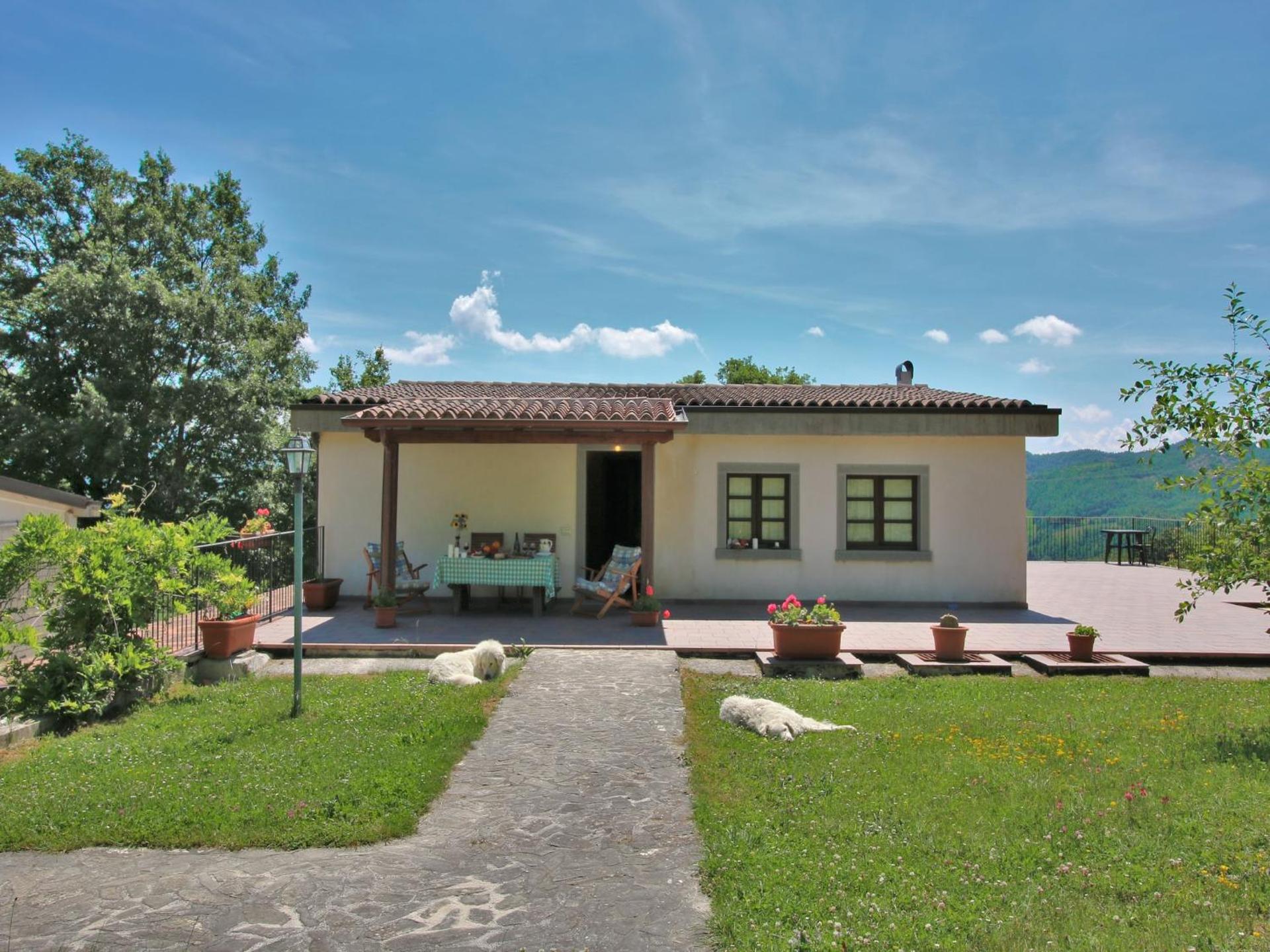 Farmhouse in Apecchio with Swimming Pool, Terrace, Garden - Photo 36