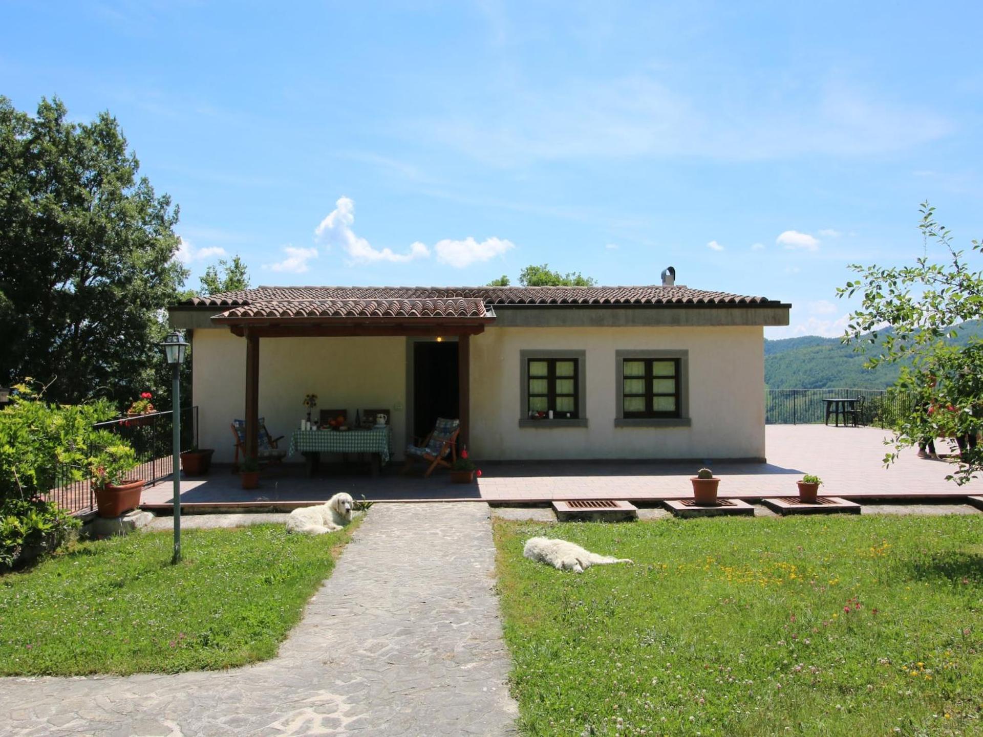 Farmhouse in Apecchio with Swimming Pool, Terrace, Garden - Photo 40