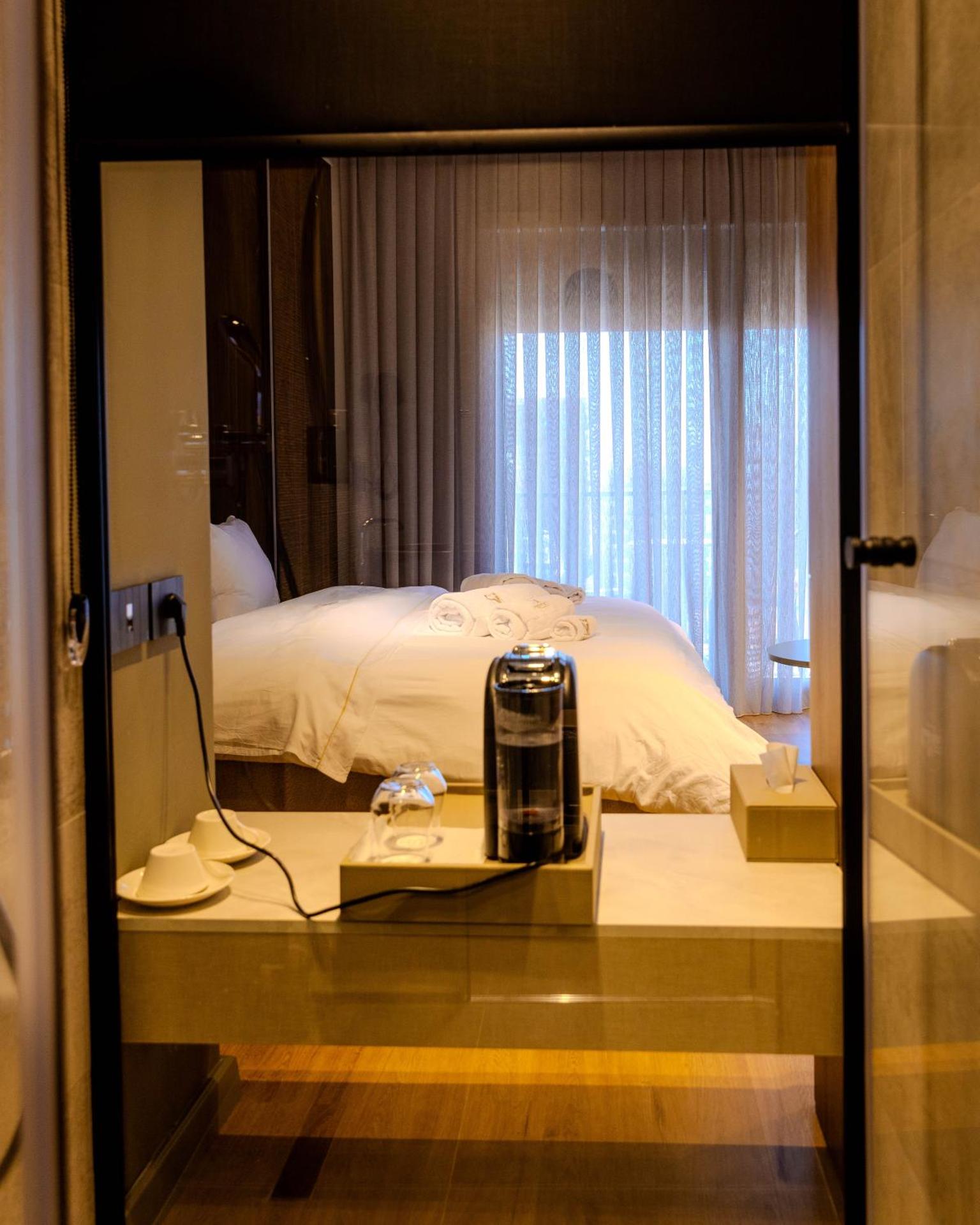 Si Hotel Tirana - Photo 63