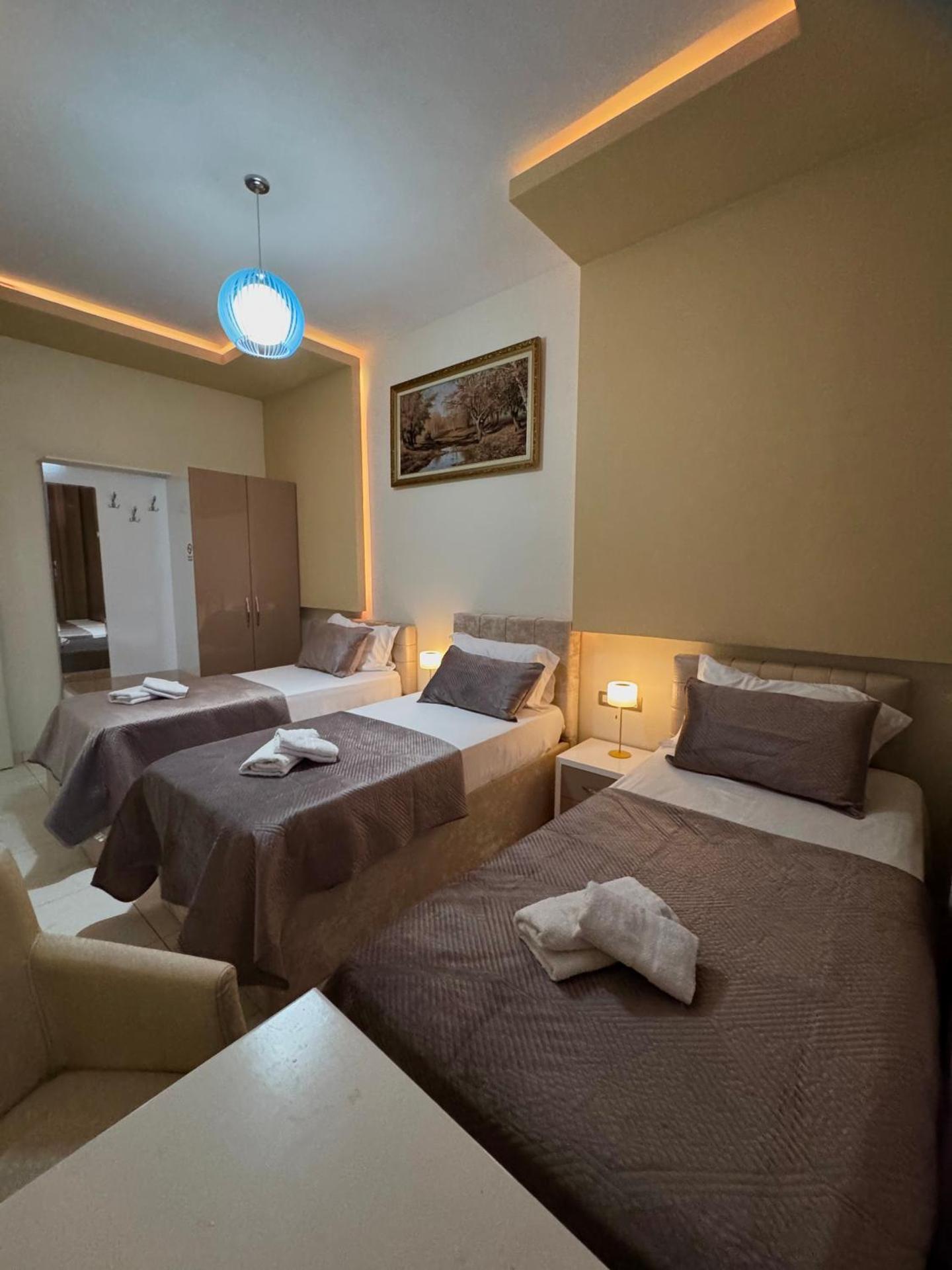 Grand Hotel Gjyshi - Photo 2