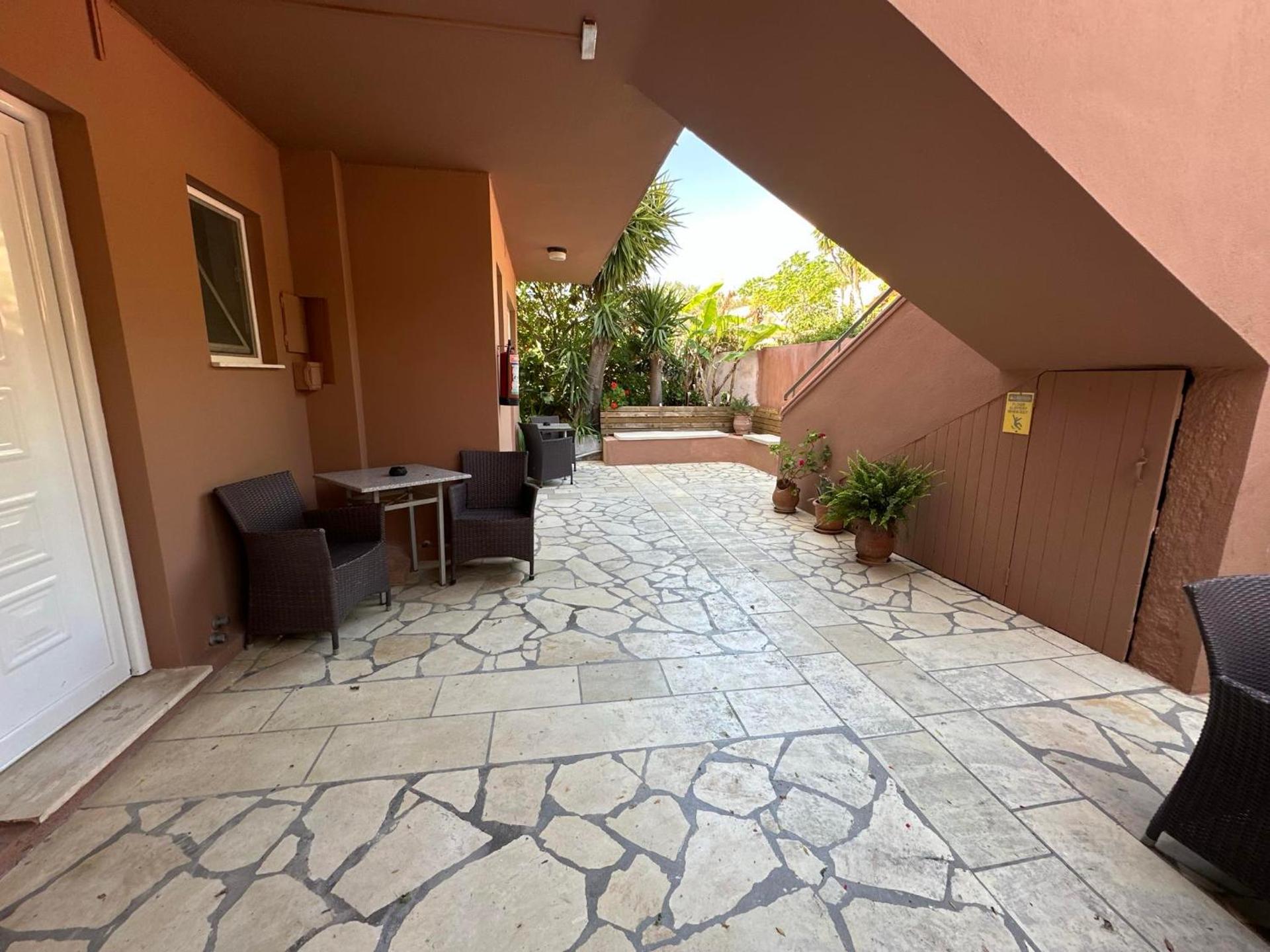 Stefanos Studios - Photo 9