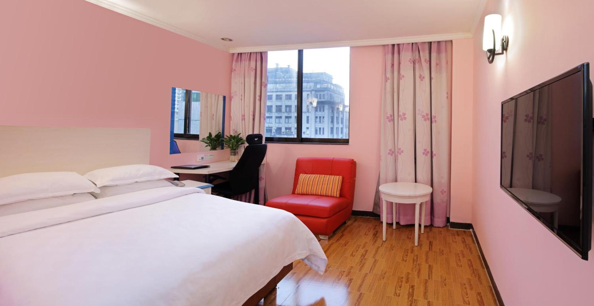 LN Whitehouse Hotel - Photo 14