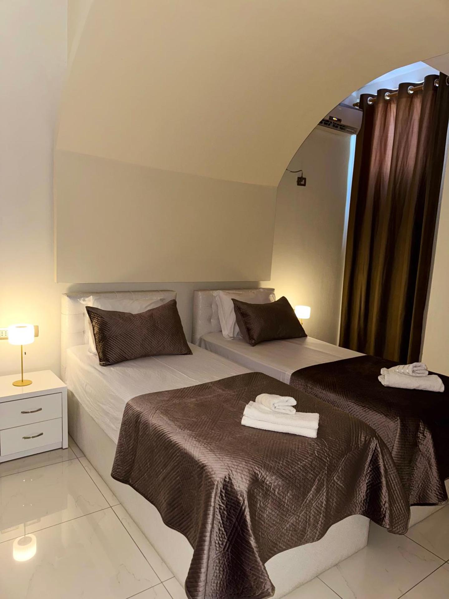 Grand Hotel Gjyshi - Photo 17