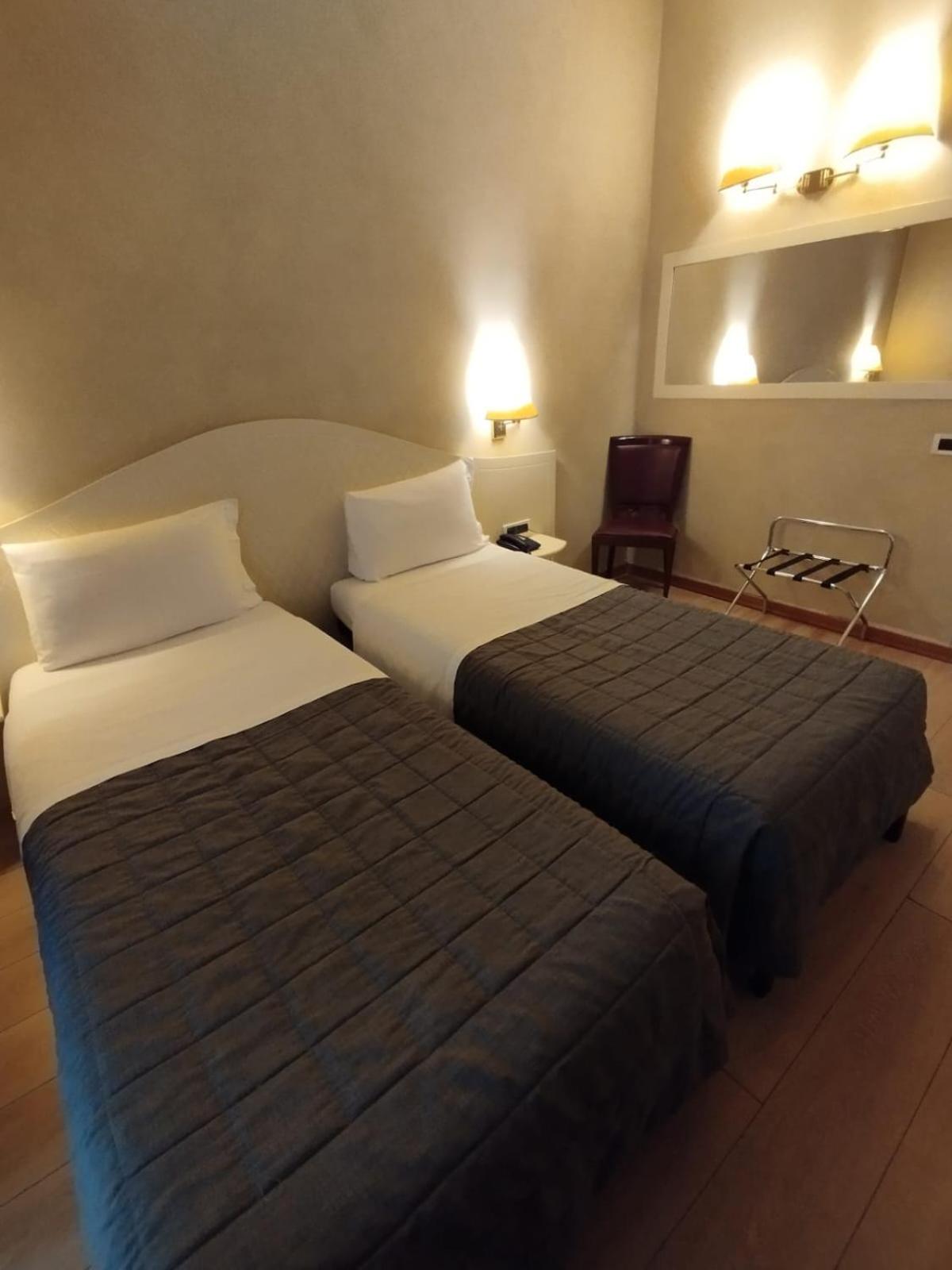 Hotel Continental - Photo 18