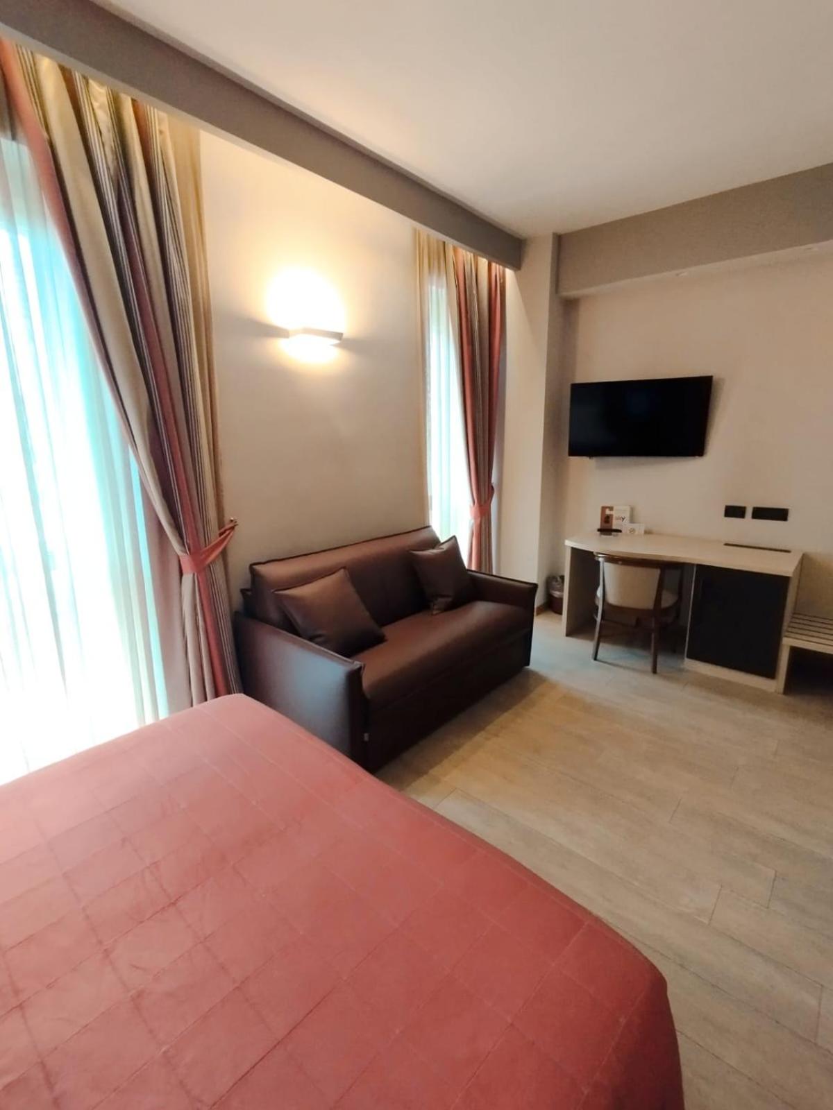 Hotel Continental - Photo 57