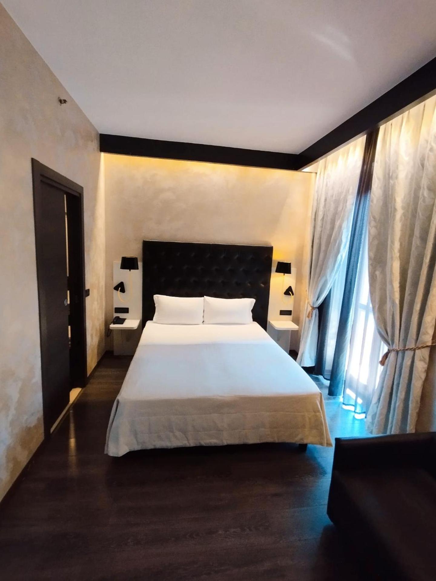 Hotel Continental - Photo 55