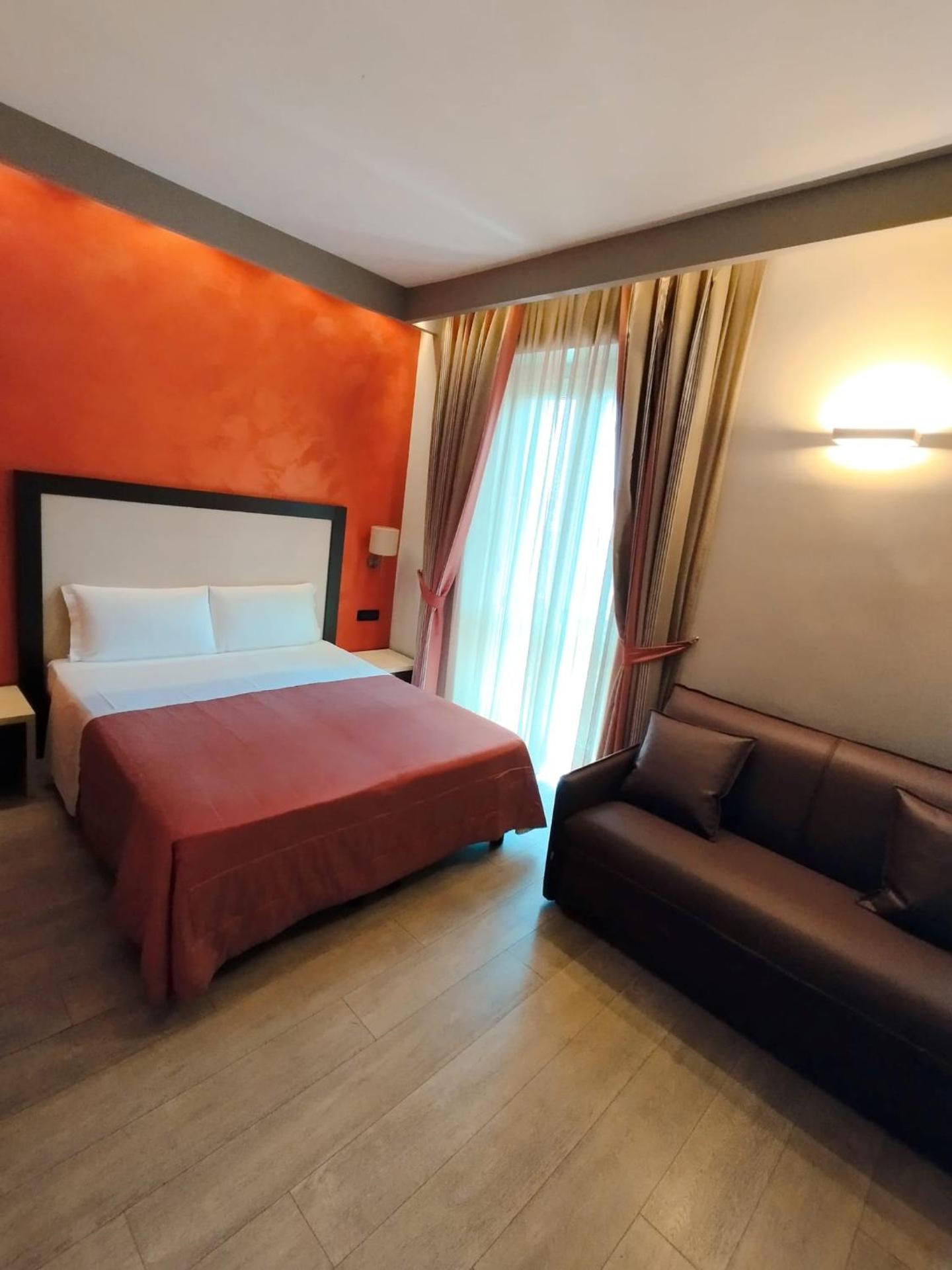 Hotel Continental - Photo 53