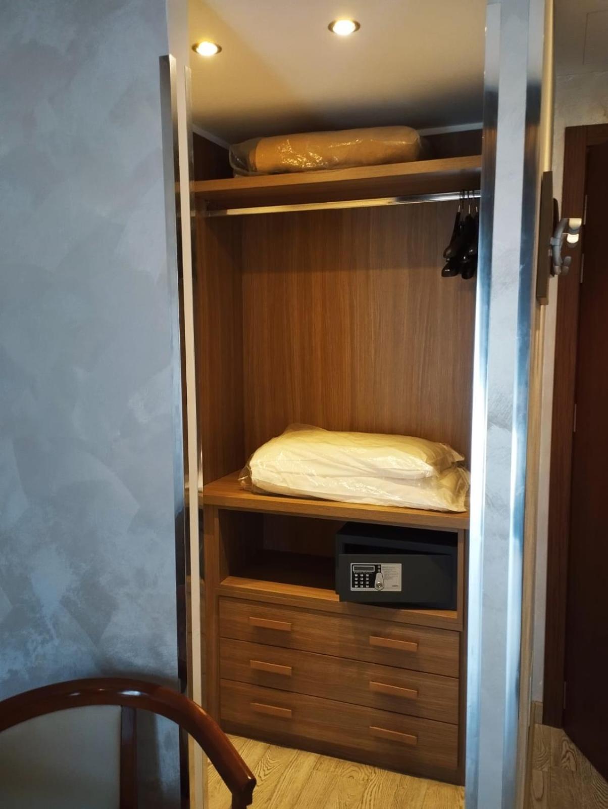 Hotel Continental - Photo 49