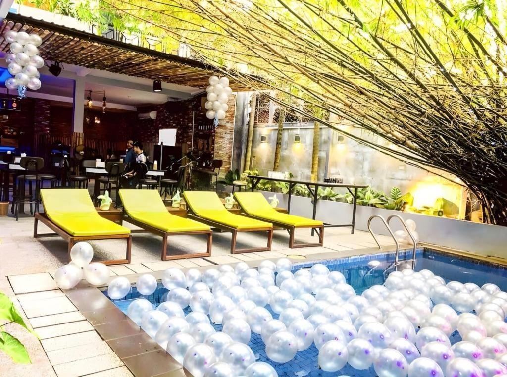 Bamboo9 Boutique - Photo 12