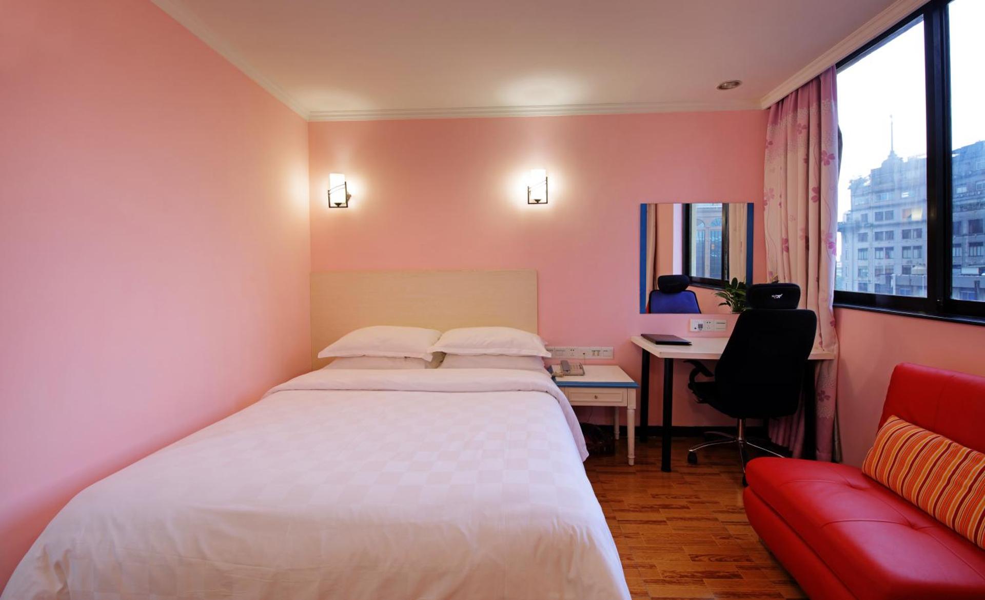 LN Whitehouse Hotel - Photo 15