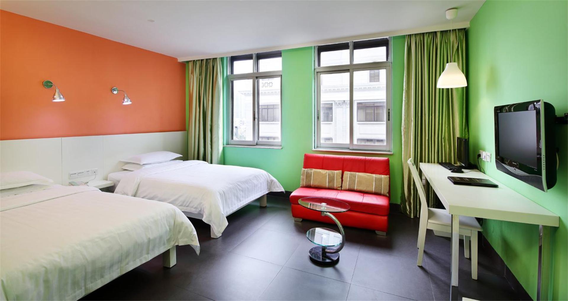 LN Whitehouse Hotel - Photo 17