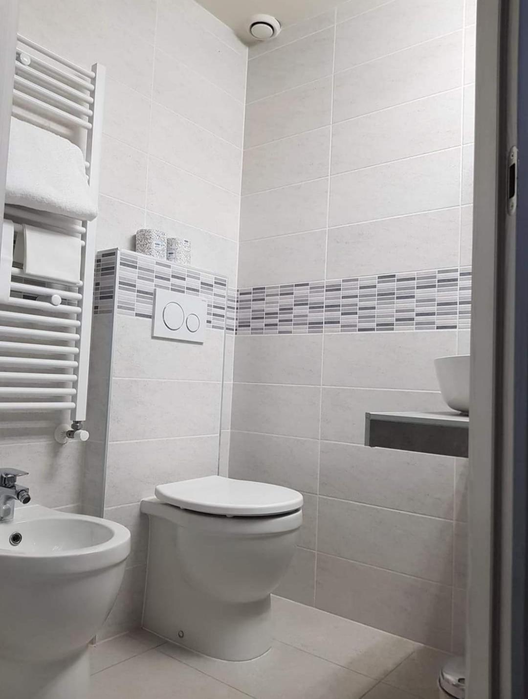 Hotel Continental - Photo 6