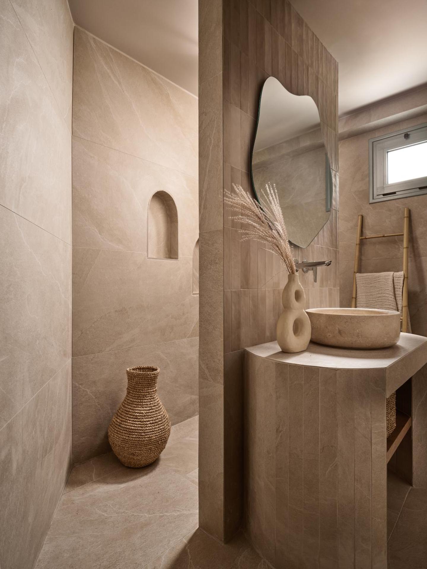 Ammonites Beachfront Rooms & Suites - Photo 17