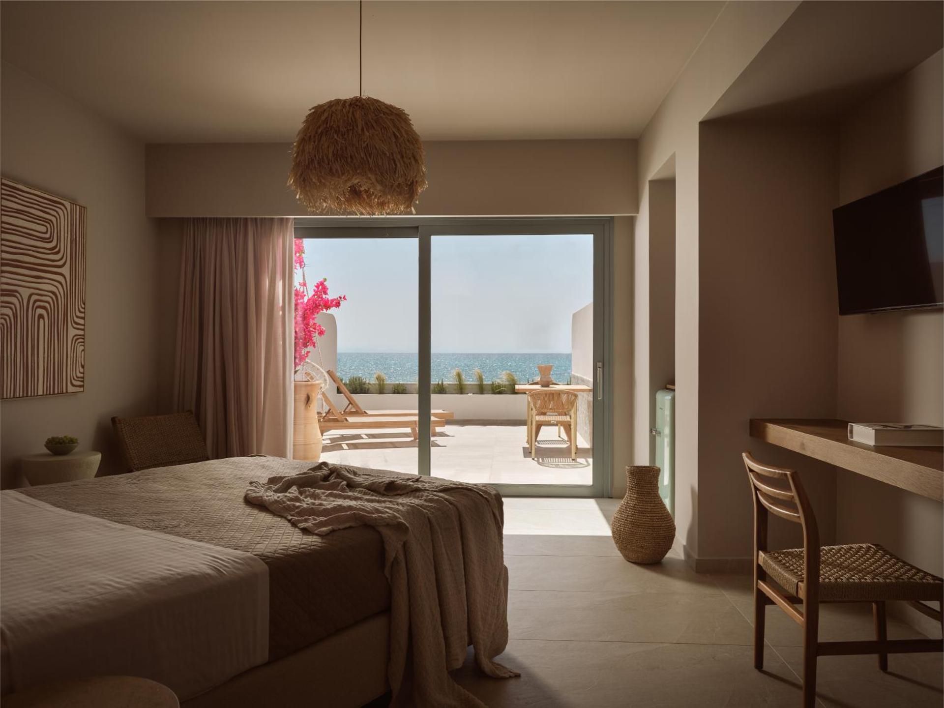 Ammonites Beachfront Rooms & Suites - Photo 31