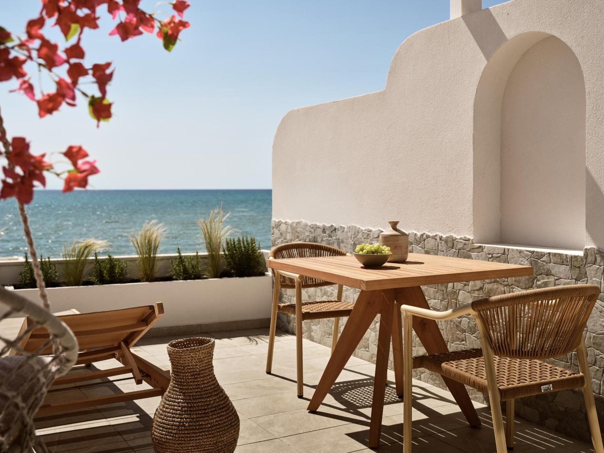 Ammonites Beachfront Rooms & Suites - Photo 10