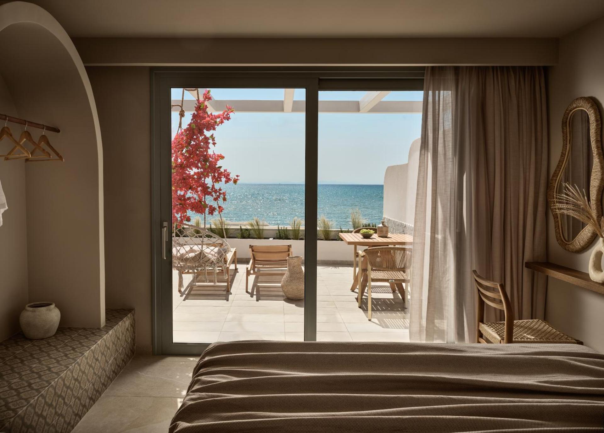 Ammonites Beachfront Rooms & Suites - Photo 11