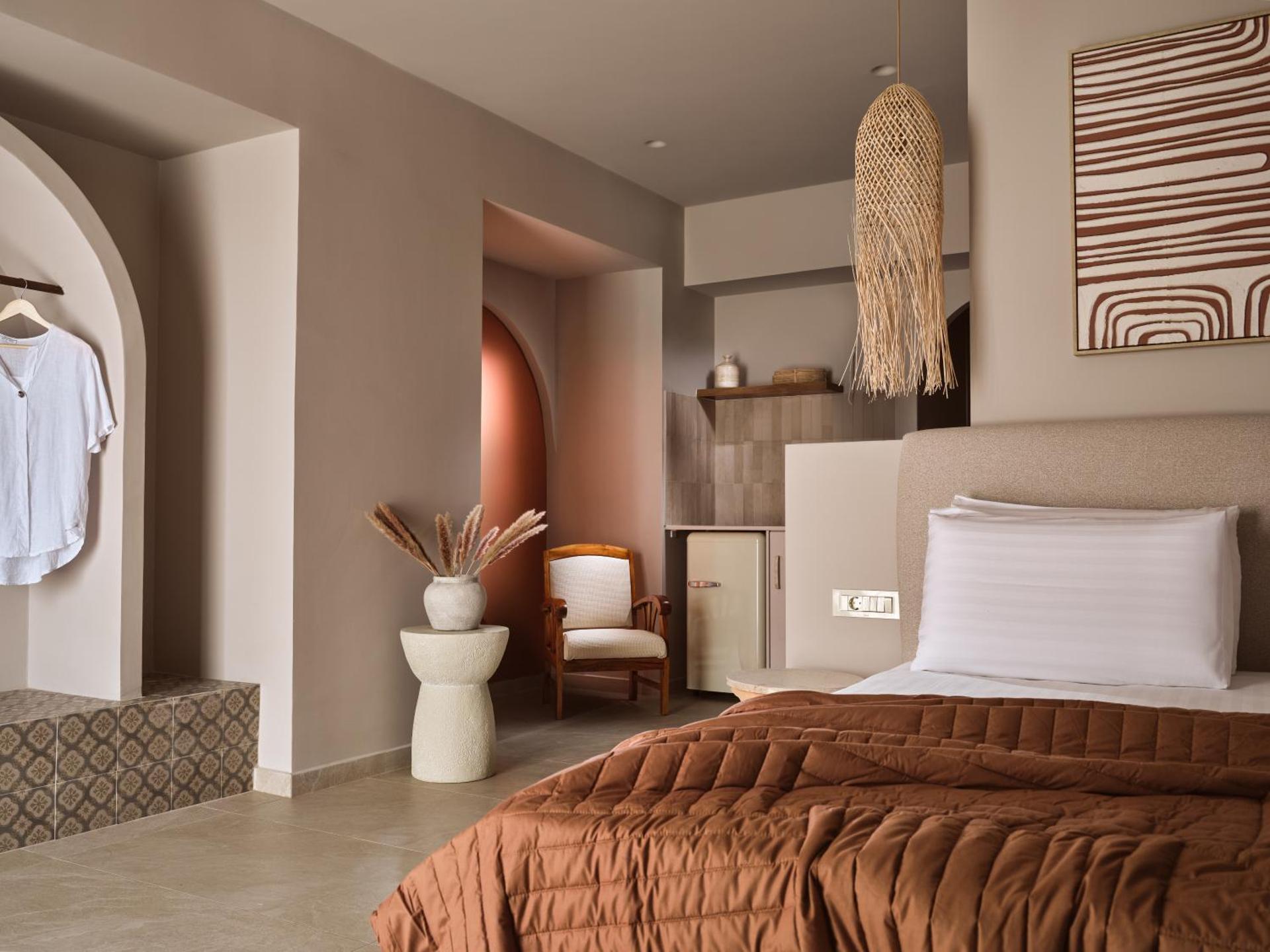 Ammonites Beachfront Rooms & Suites - Photo 7