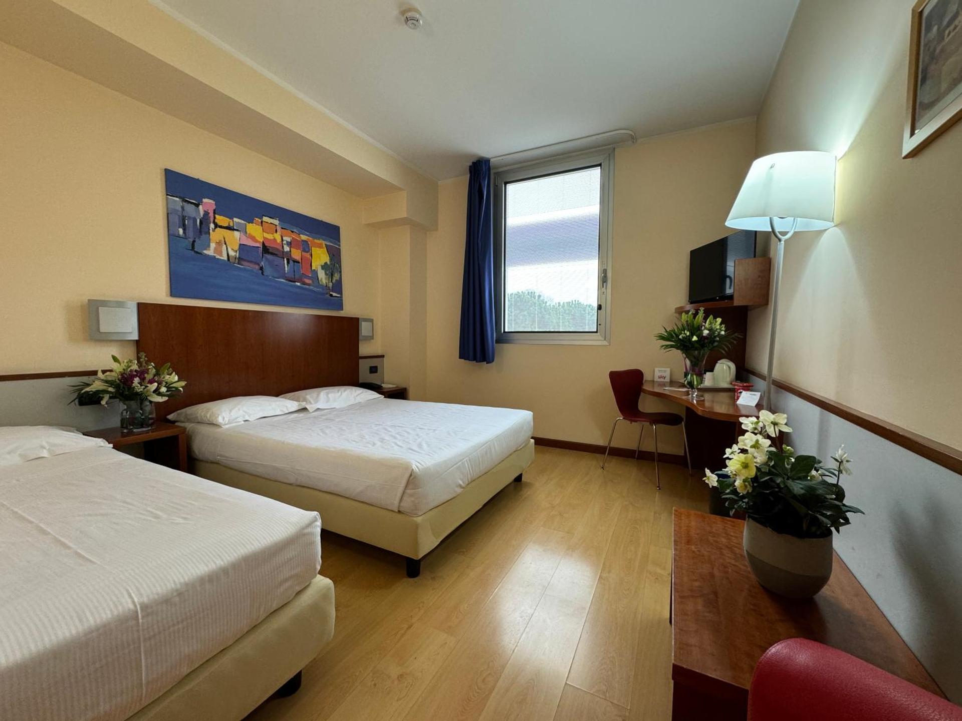 Euro Hotel - Photo 63