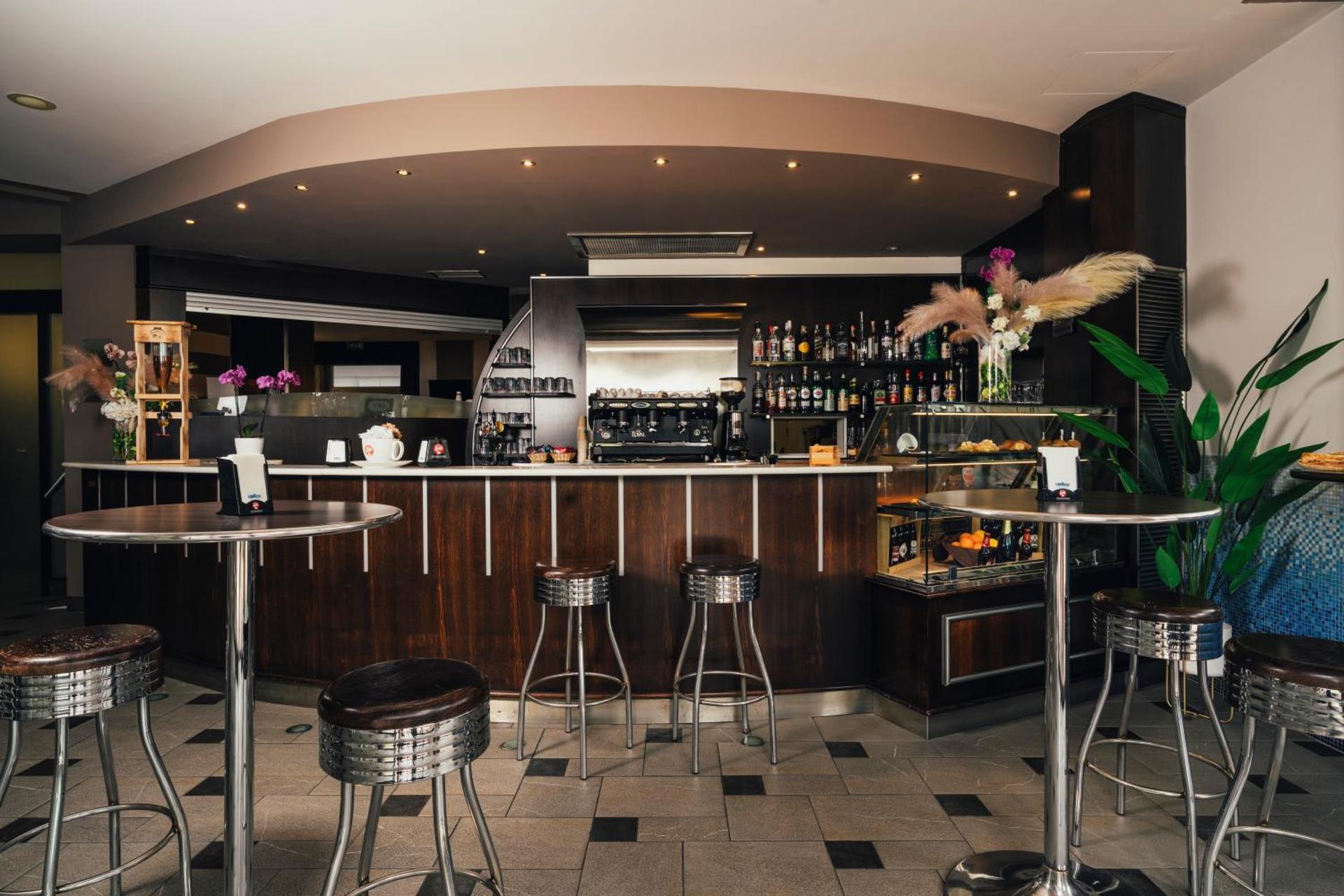 Euro Hotel - Photo 54