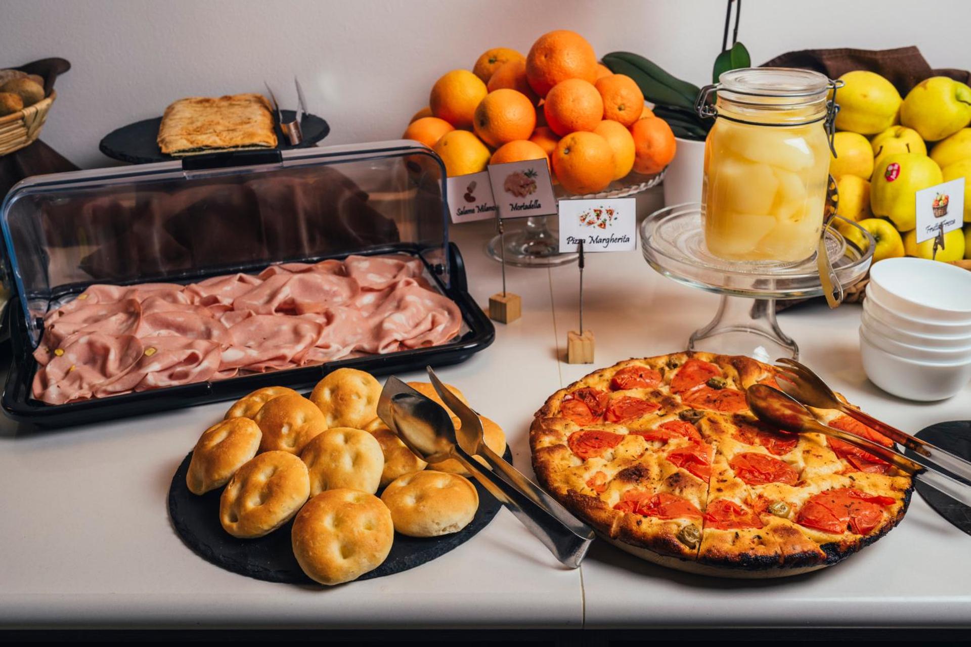 Euro Hotel - Photo 4