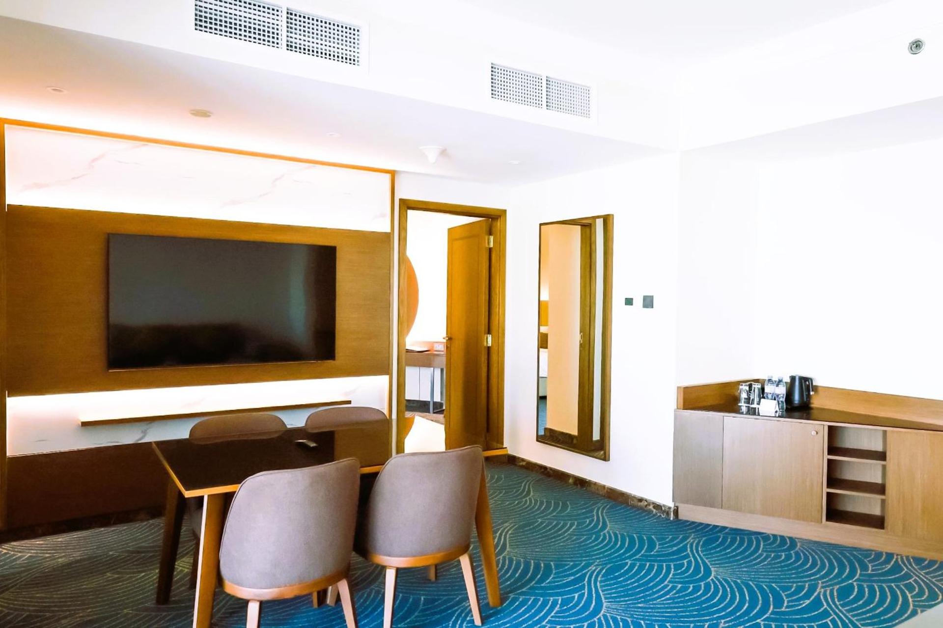 City Seasons Hotel Dubai - Photo 48