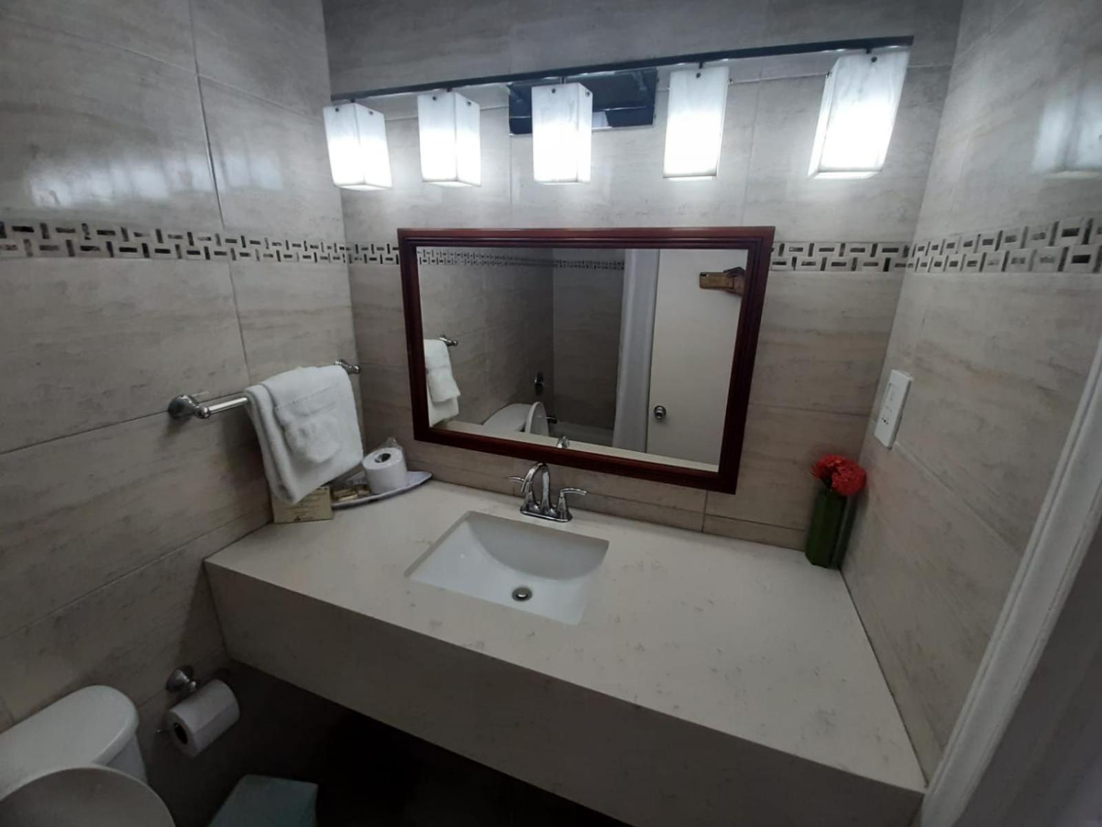 Sunset Shores Beach Hotel - Photo 46