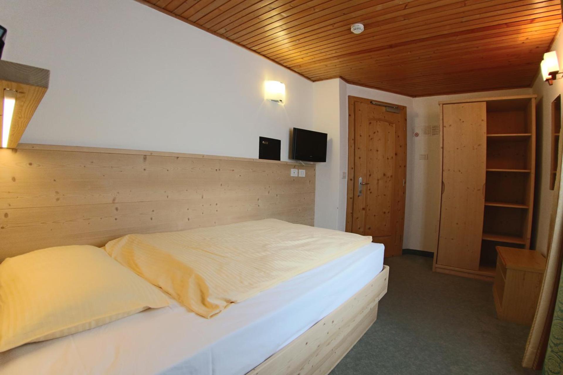 Liz Hotel & Apartments - Photo 54