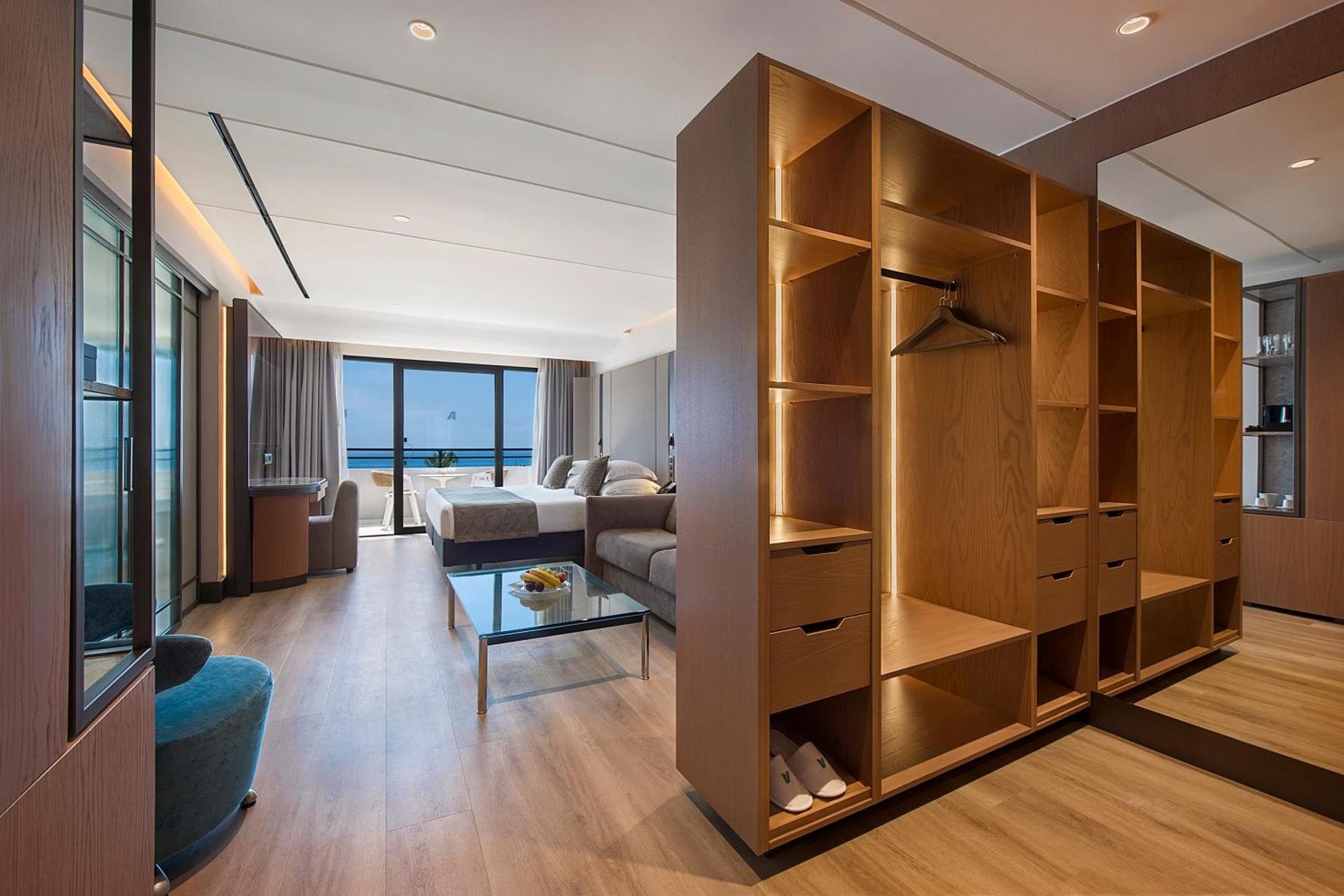 Amathus Beach Hotel Limassol - Photo 41