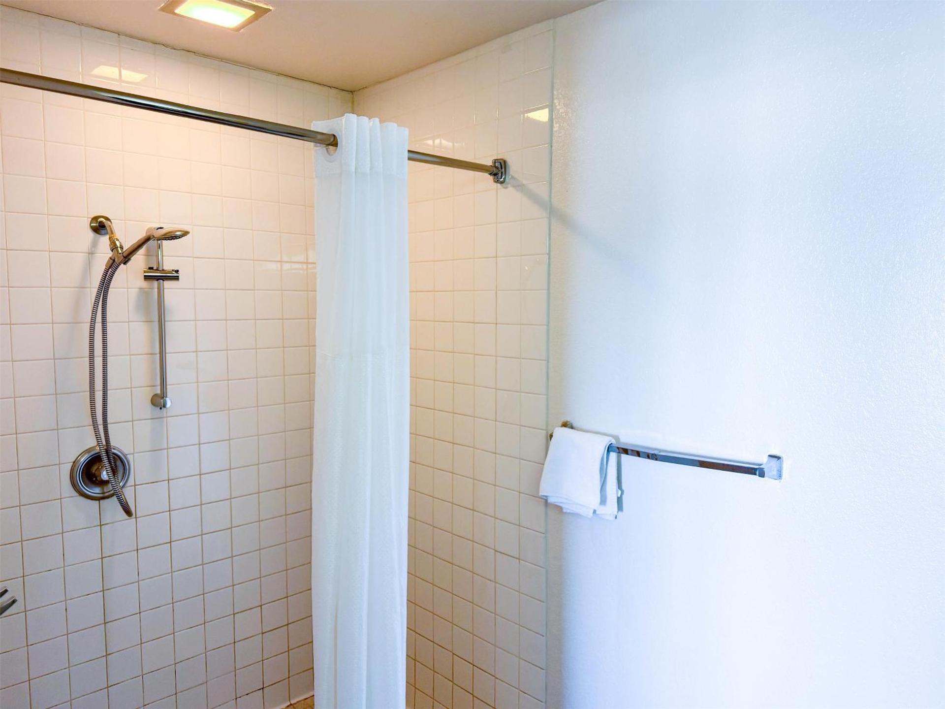 Studio 6 Suites Las Vegas, NV - Tropicana - Photo 9