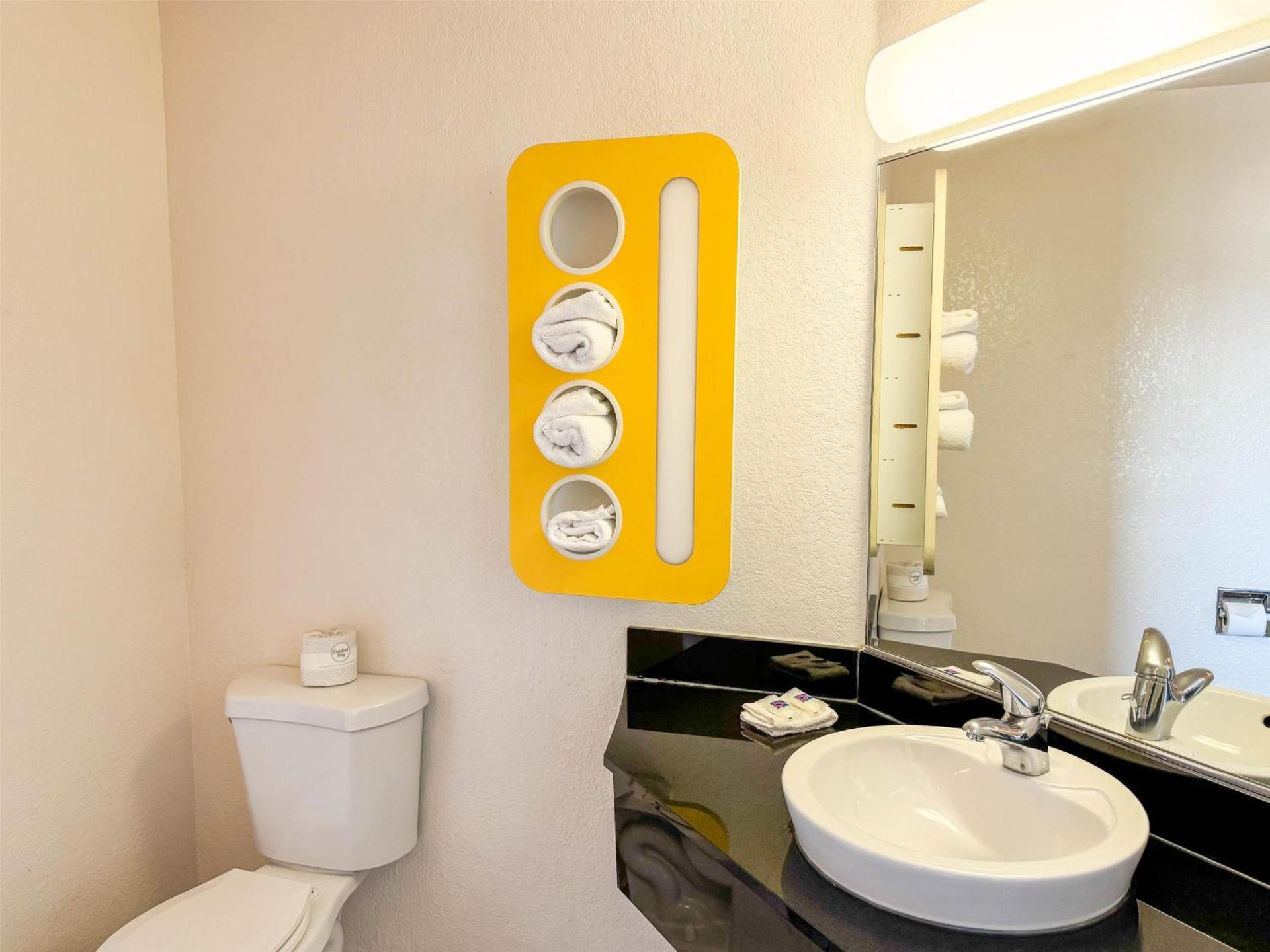 Studio 6 Suites Las Vegas, NV - Tropicana - Photo 39