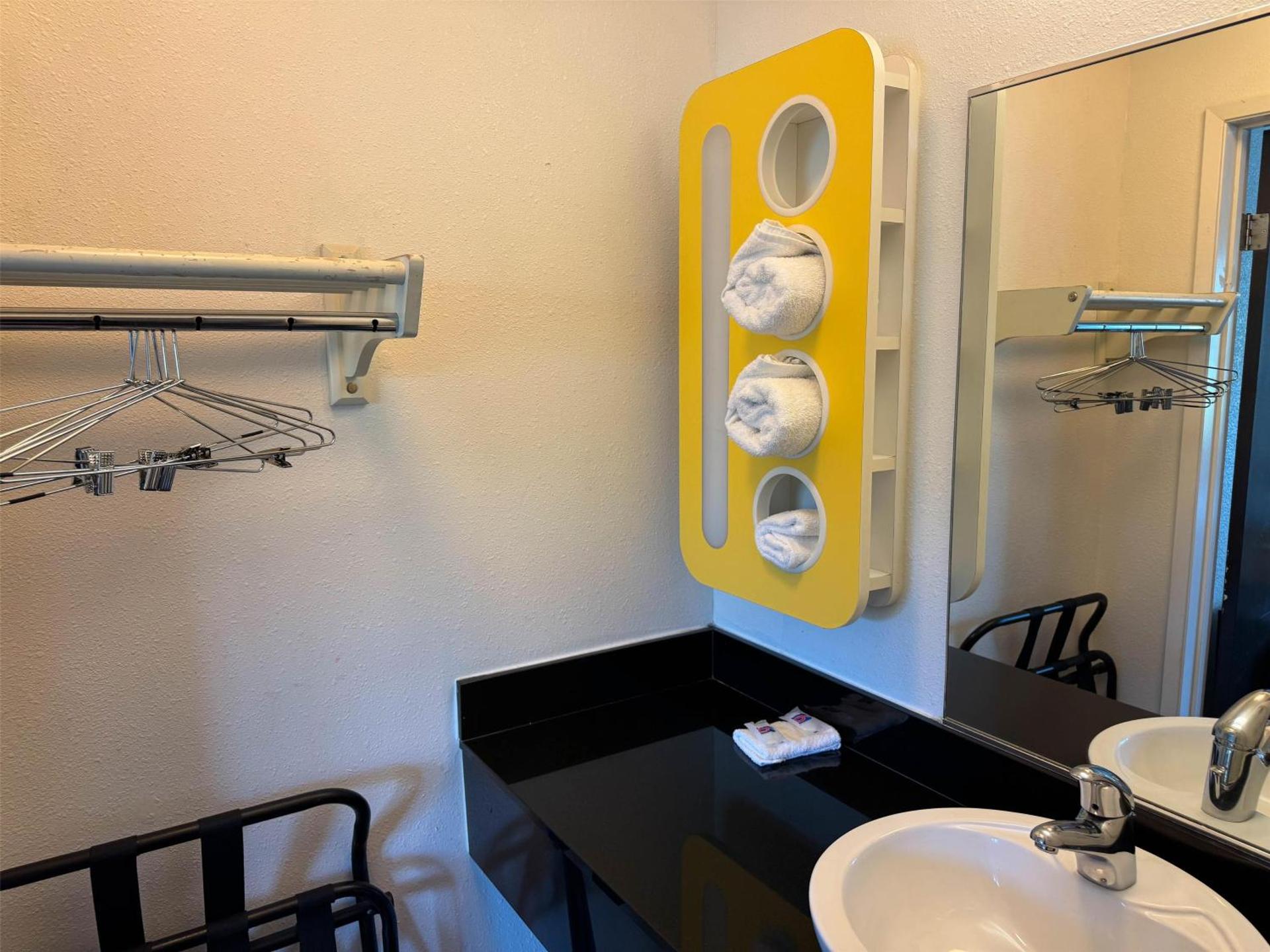 Studio 6 Suites Las Vegas, NV - Tropicana - Photo 37