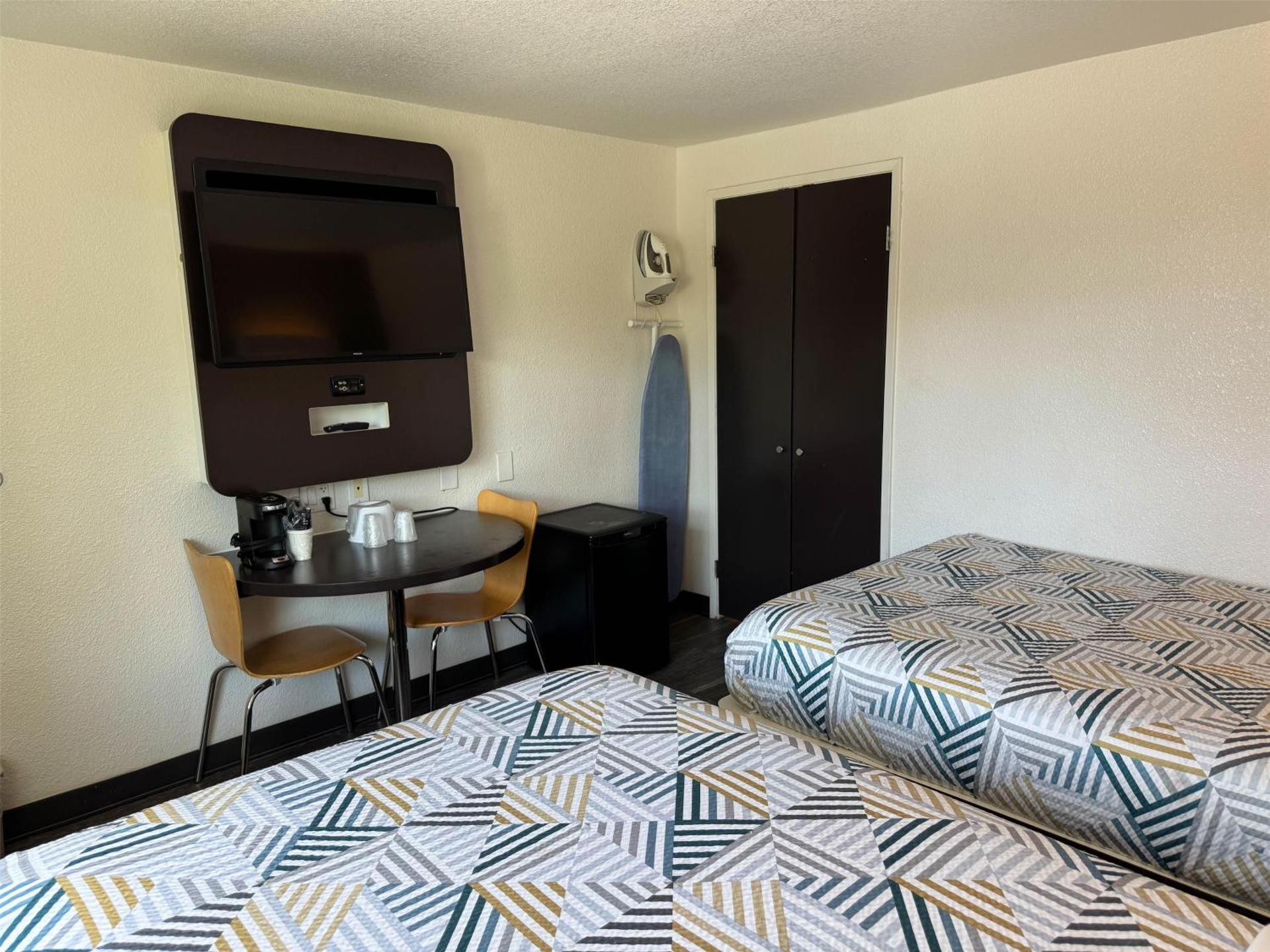 Studio 6 Suites Las Vegas, NV - Tropicana - Photo 66